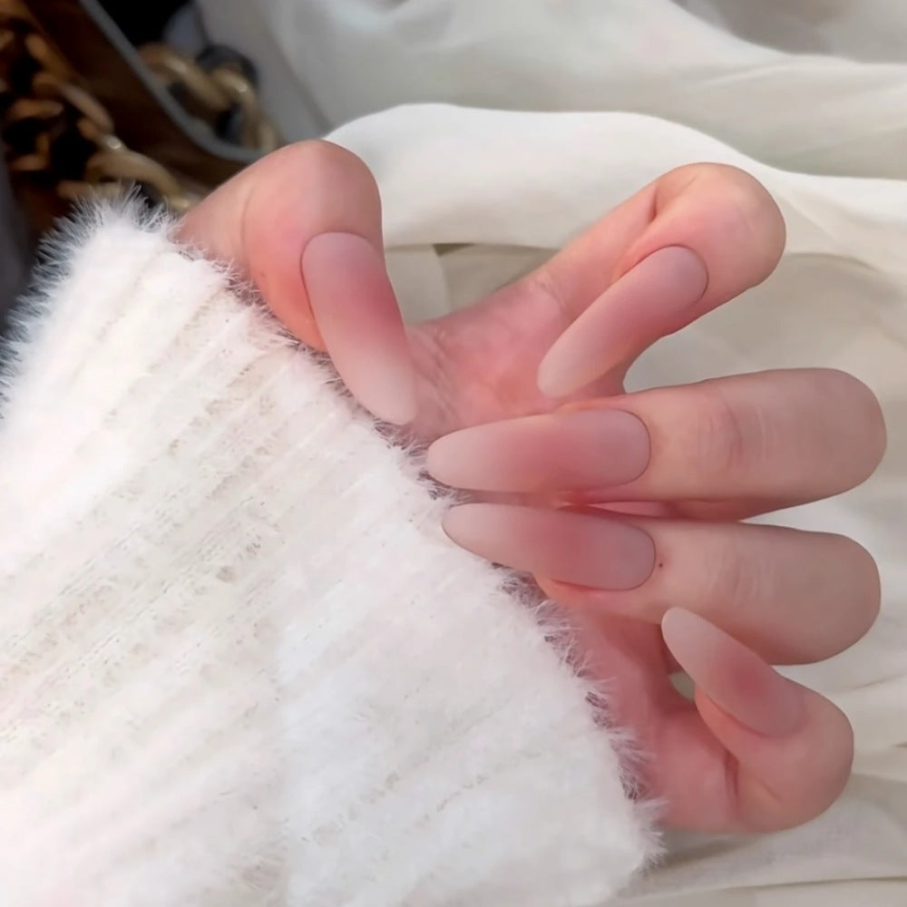 Matte mandelförmige Nagelverlängerungen