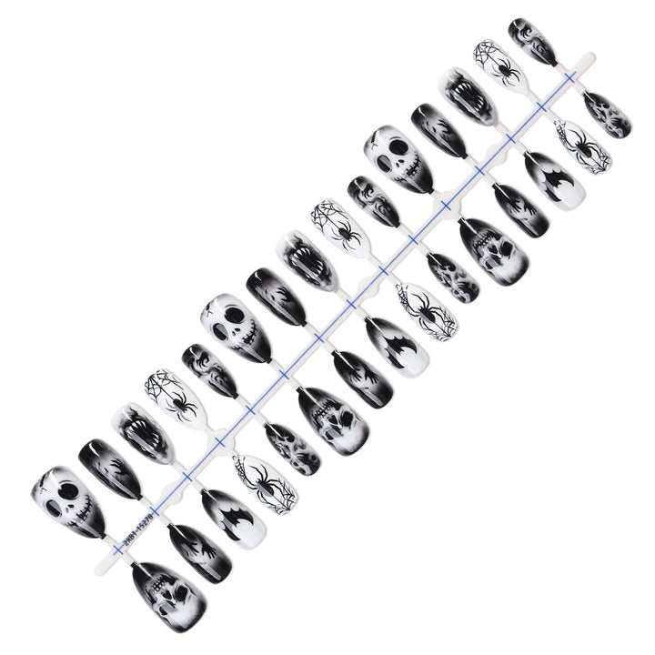 Kreatives Kunstnagelset mit gruseligen Motiven Karnz