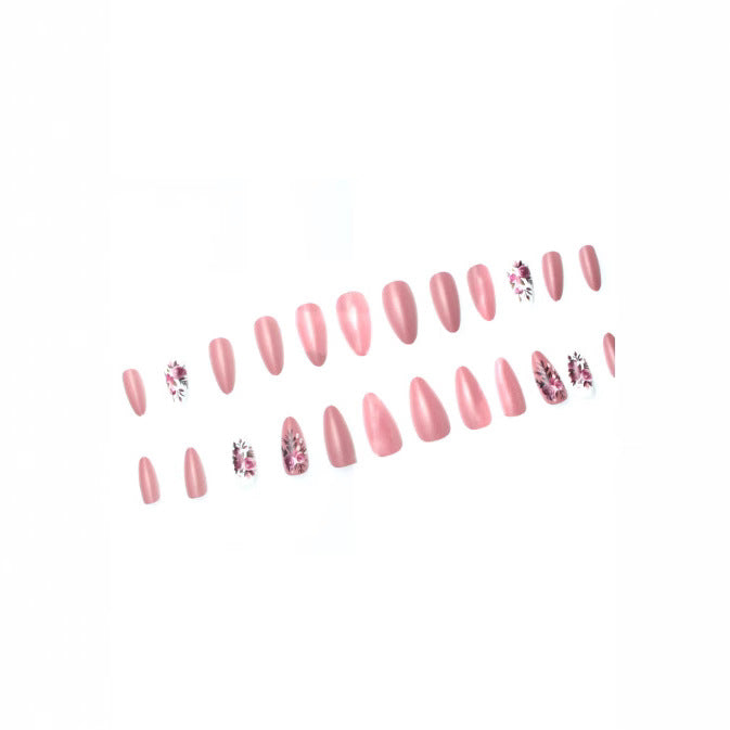 Elegantes Blumen-Nageldesign Karnz
