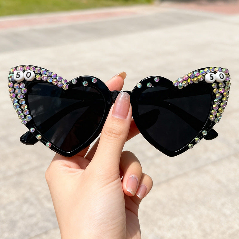 Herzförmige mit Strass verzierte Sonnenbrille Karnz