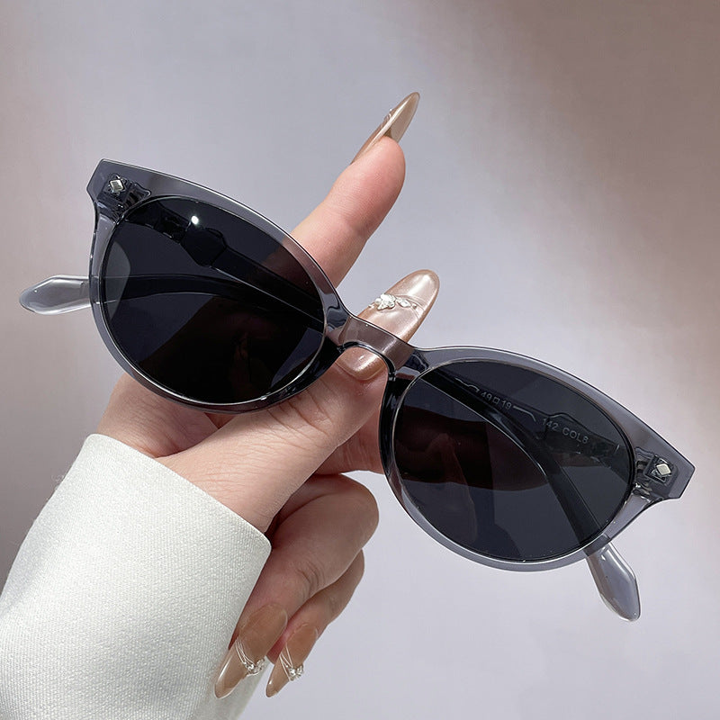 Damen Retro-inspirierte Sonnenbrille mit geschütztem UV-Filter und robustem Rahmen Karnz