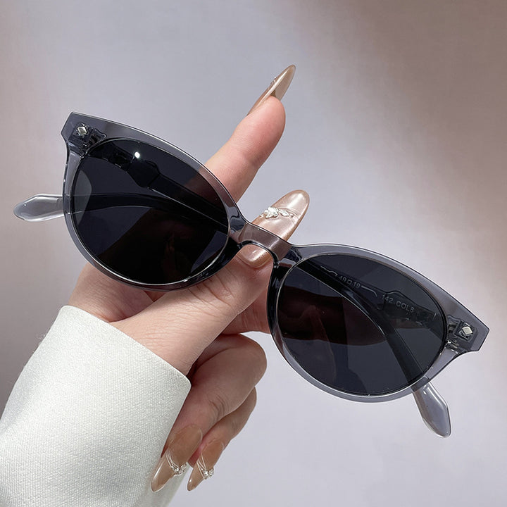 Damen Retro-inspirierte Sonnenbrille mit geschütztem UV-Filter und robustem Rahmen Karnz