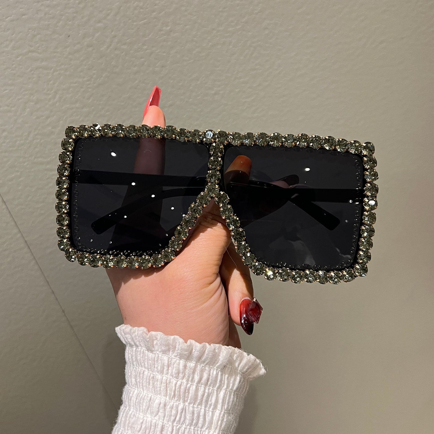 Damen Oversized Sonnenbrille mit funkelndem Strassrahmen Karnz