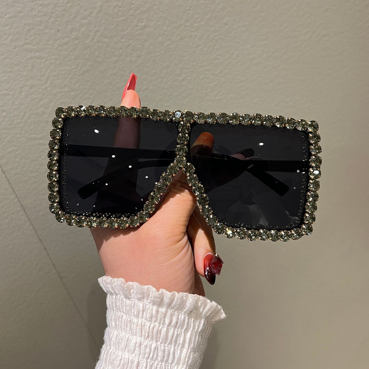 Damen Oversized Sonnenbrille mit funkelndem Strassrahmen Karnz
