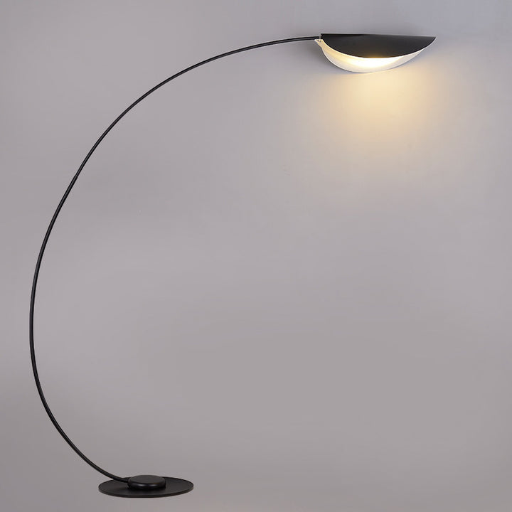 Moderne Bogen-LED-Stehlampe mit einstellbarer Helligkeit