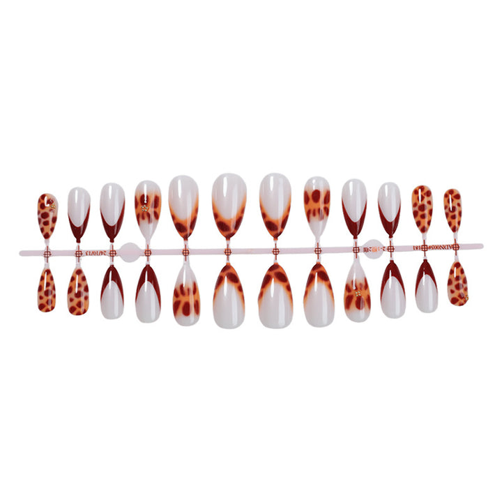 Modisches Press-On Nagelkunst Set Karnz