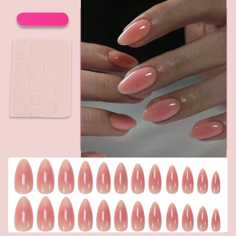 Kunstnagelset mit eleganten Nude-Ombre Effekten Karnz