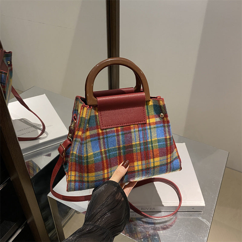 Karo Strukturierte Mini-Handtasche Karnz
