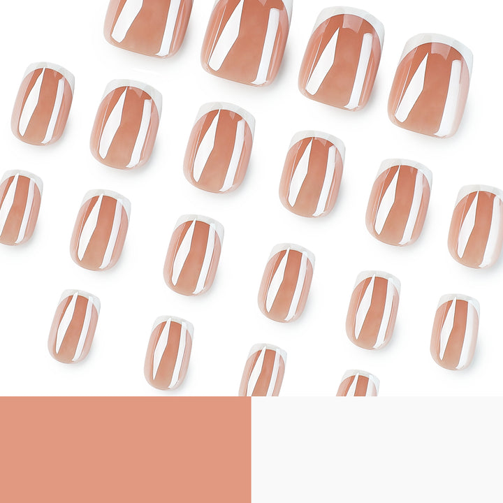 Elegante Nagelverlängerungen mit französischem Abschluss Karnz