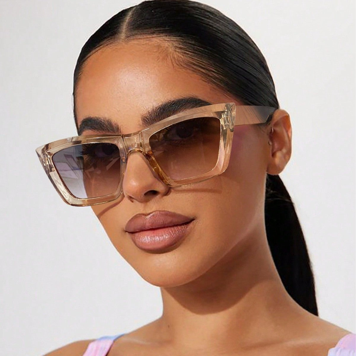 Damen Modische Sonnenbrille mit auffälligem Kantenrahmen und stilvollen Gläsern Karnz