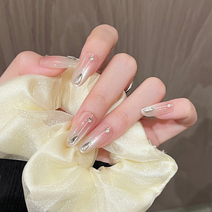 Elegantes Press-On Nagelset mit Strass-Akzenten Karnz