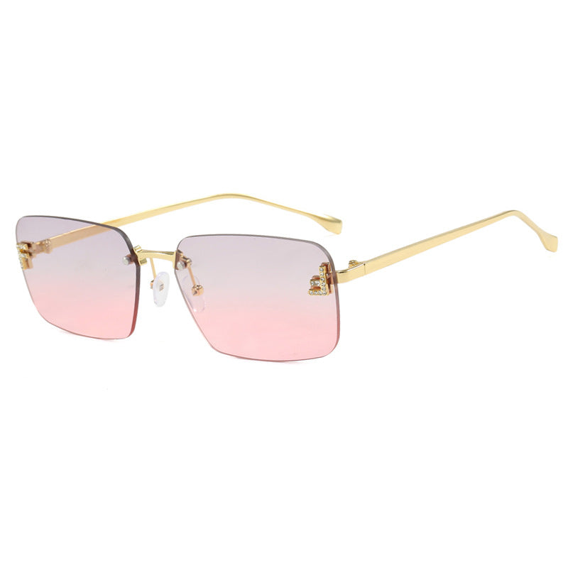 Damen quadratische Sonnenbrille mit elegantem goldenen Rahmen und stylishen Gläsern Karnz