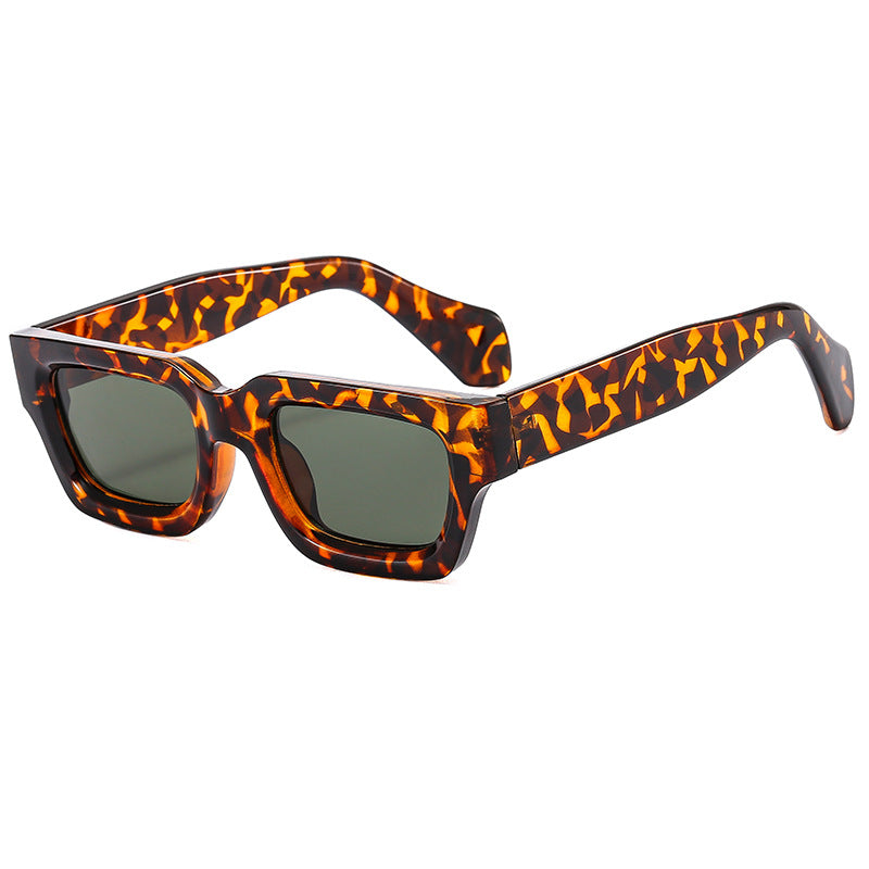 Damen Sonnenbrille im modernen und futuristischen Rechteckdesign Karnz