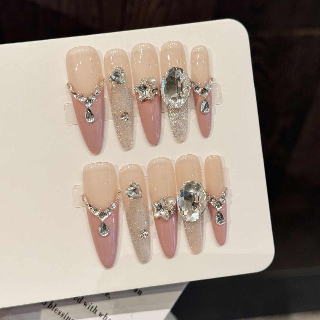 Glamourös Dekorative Press-On Nagelset mit Kristallakzenten  1791774225
