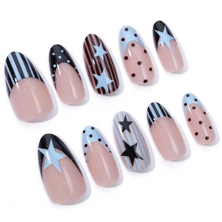 Trendige Nagelkunst Karnz