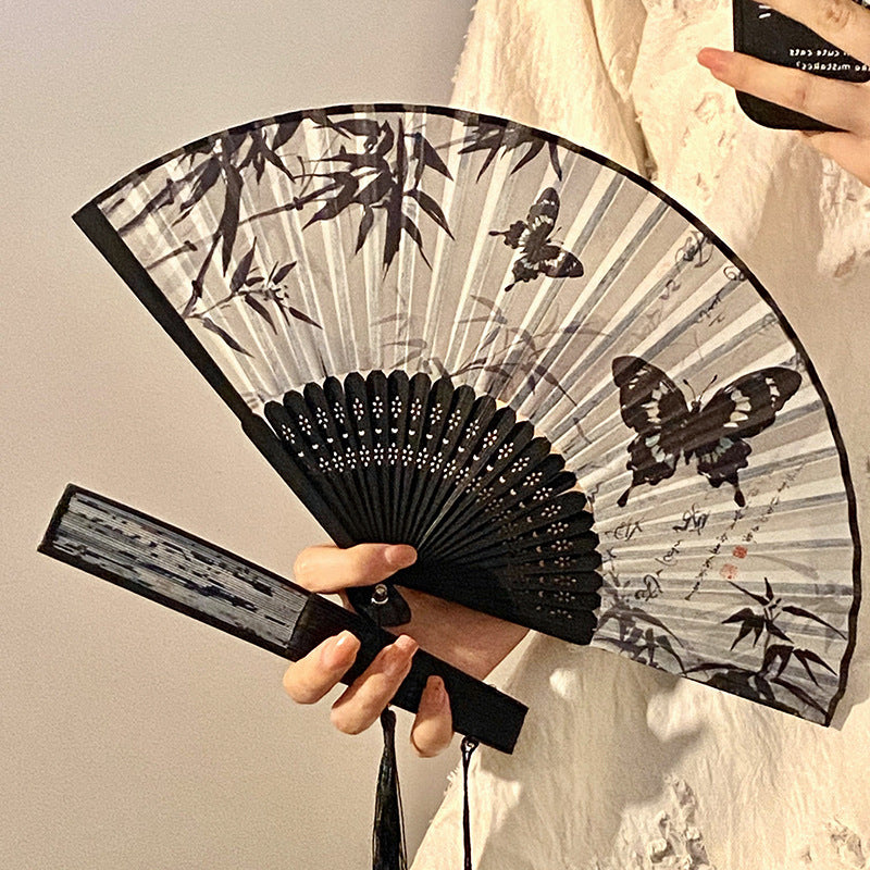 Handgefertigter Fächer mit Elegantem Schmetterlingsdesign Karnz