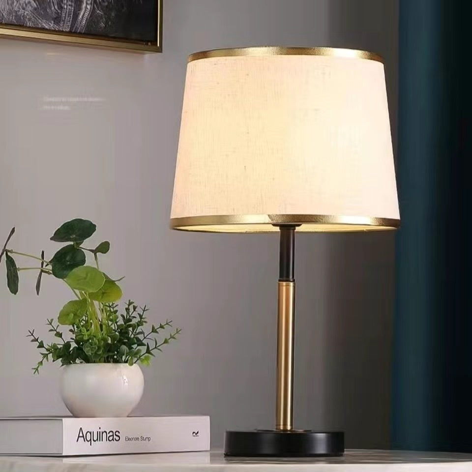 Elegante Minimalistische Tischlampe