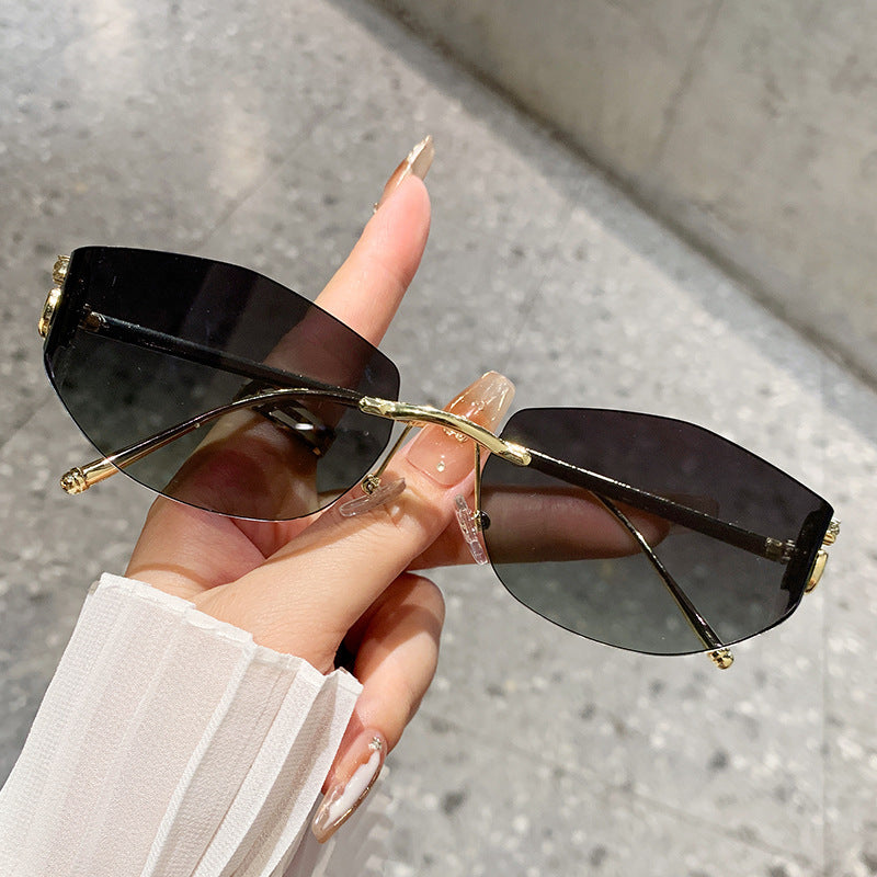 Damen modische Sonnenbrille mit innovativem Schecken-Design Karnz