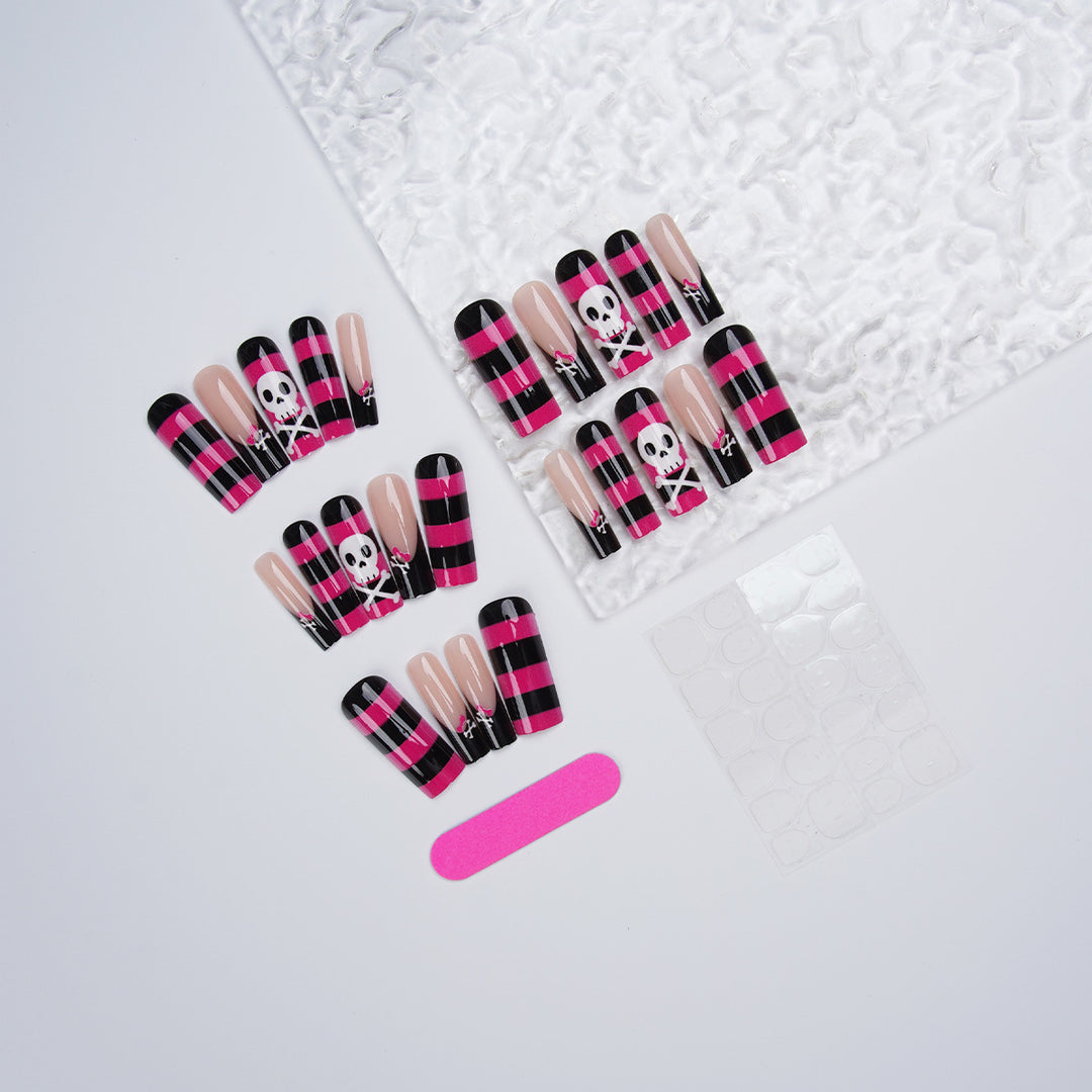 Kreative Nagelkunst-Karnz
