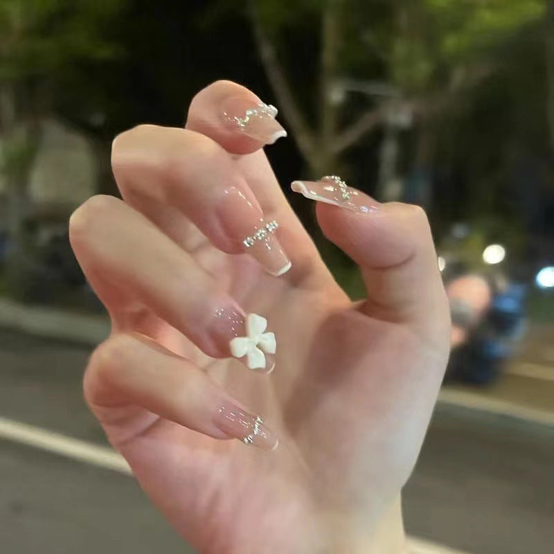 Elegante florale Nagelkunstverlängerungen Karnz