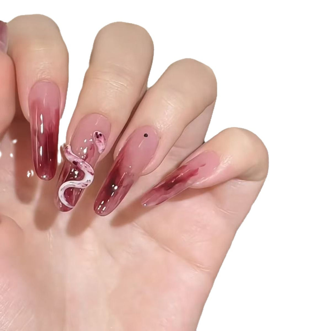 Künstlerische lange Stiletto-Nagelerweiterungen
