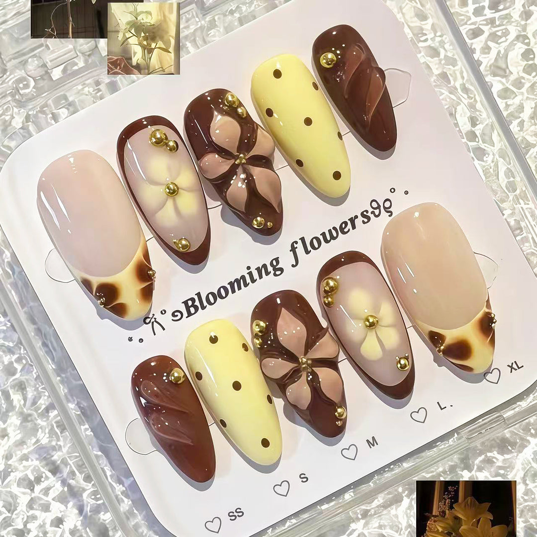 Elegantes Floral Press-On Nagelkunst Set 1790745479