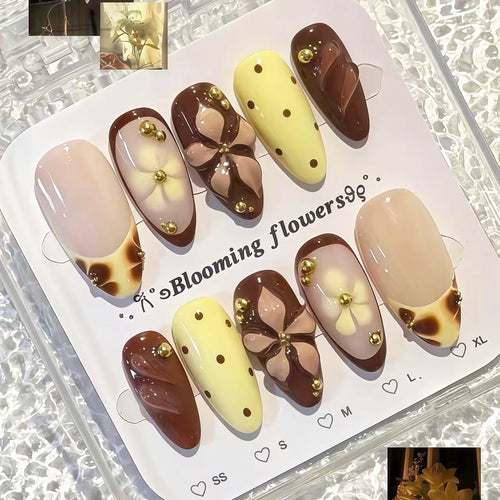 Elegantes Floral Press-On Nagelkunst Set 1790745479