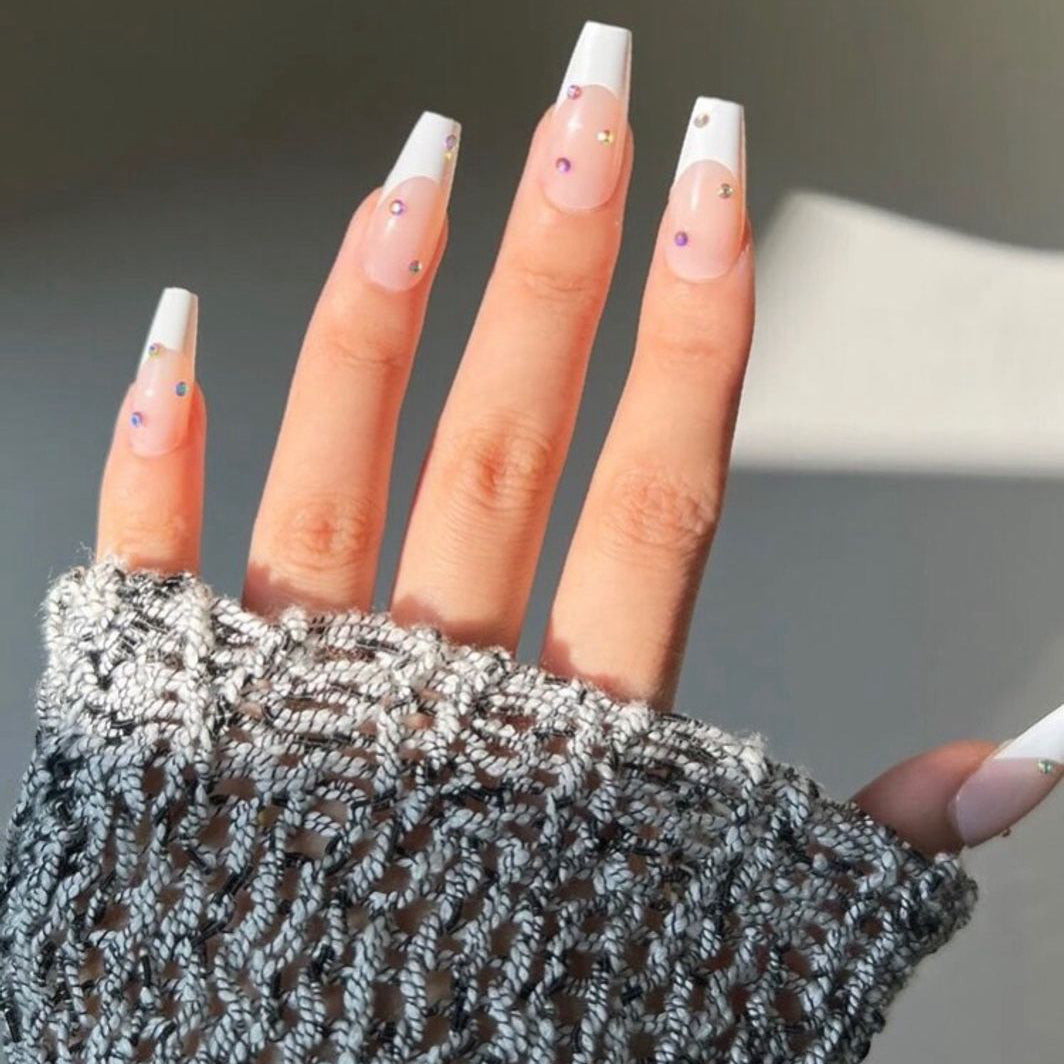 Dekorative Französische Spitze Akryl-Nagelpress-ons Karnz
