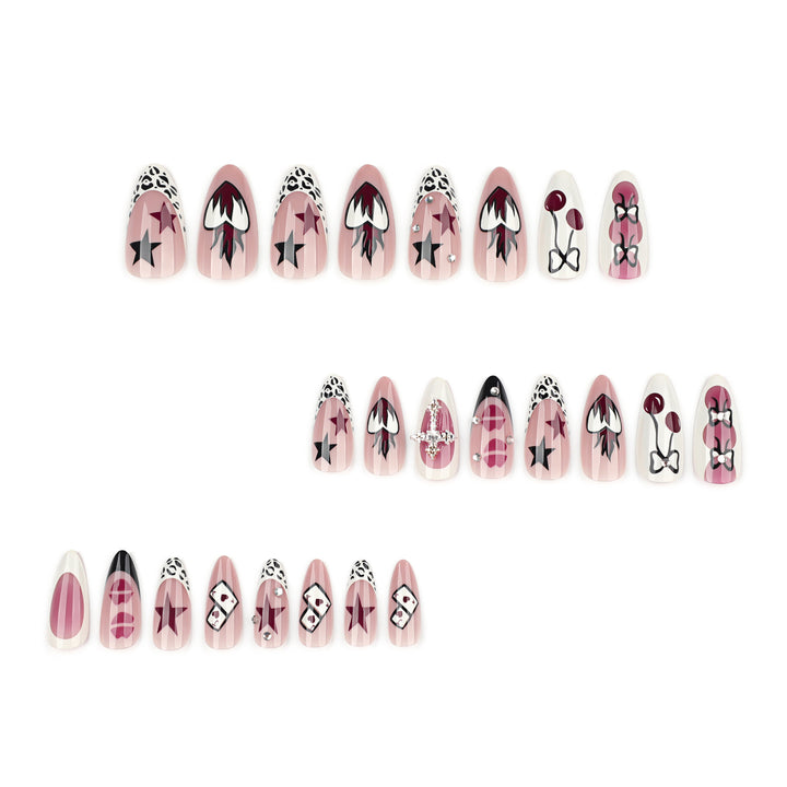 Kunstvolle Nagelkunst mit originellen Designs Karnz