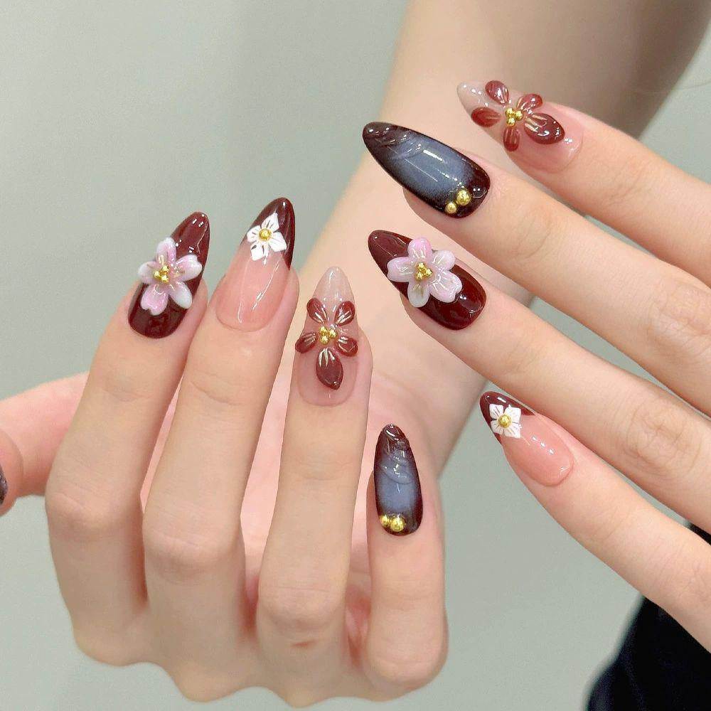 Künstlerische Blumenspitze Nagelverlängerungen Karnz