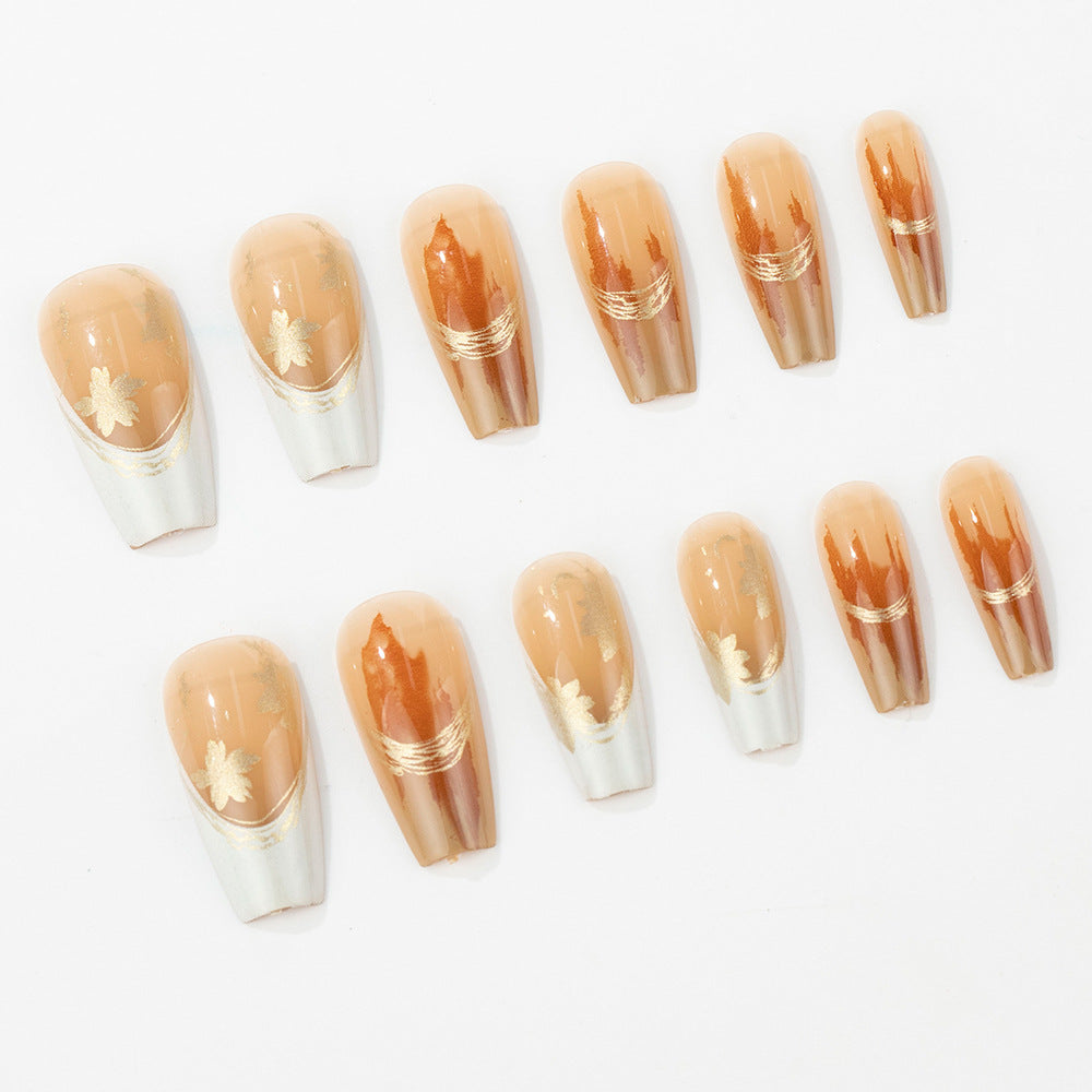 Künstlerisches Florales Press-On Nageldesign Karnz