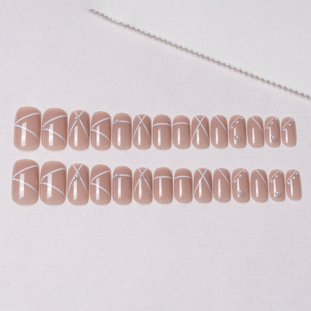 Eleganter dekorativer Press-On-Nagelset