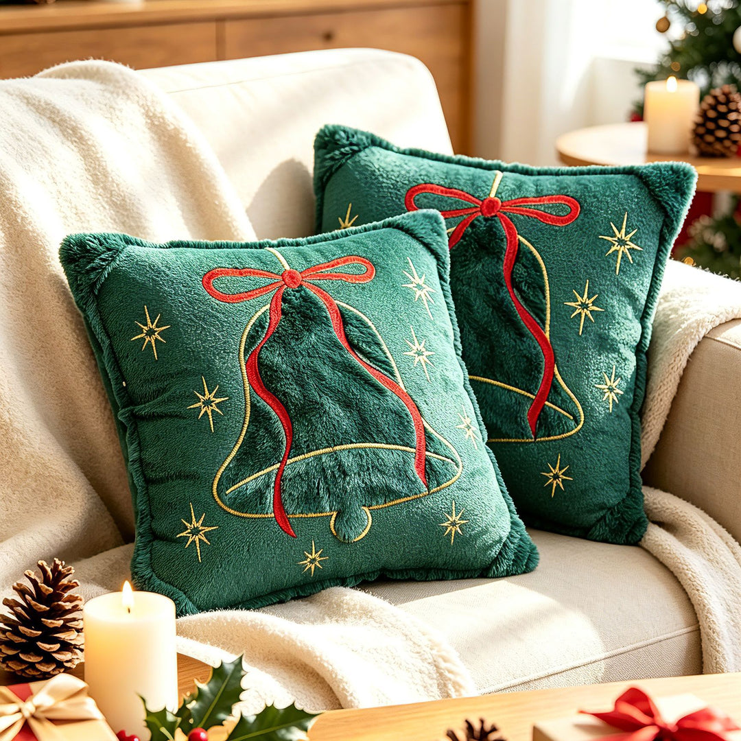 Luxuriös besticktes Samt Weihnachts-Wurfkissen mit Kunstfell-Fransen