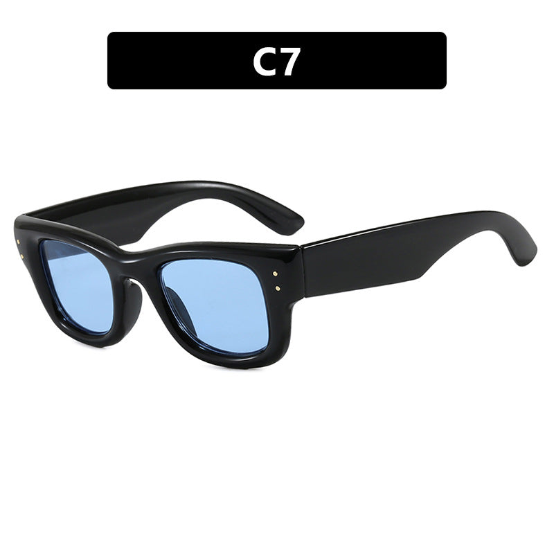 Damen modische Sonnenbrille mit breitem, elegantem Rahmen und schützendem UV-Filter Karnz