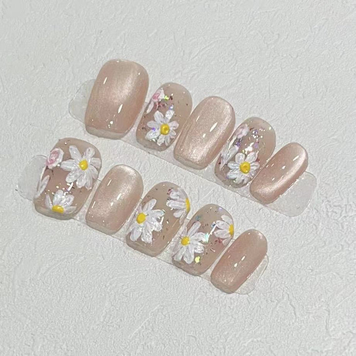 Blumeninspiriertes Press-On Nagelkunstset Karnz