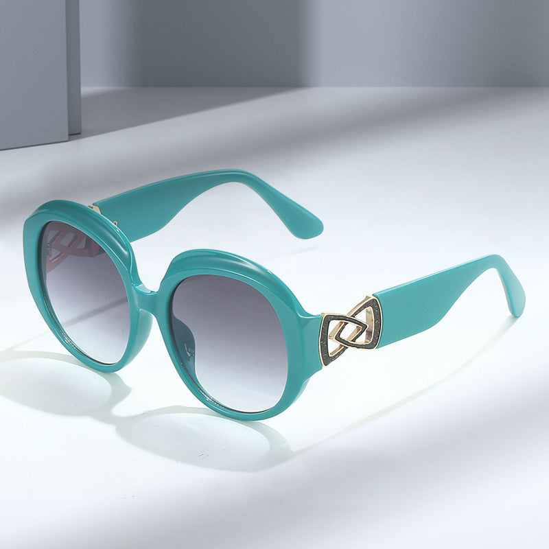 Damen Designer-Sonnenbrille mit luxuriösen Verzierungen Karnz