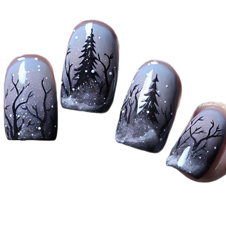Künstliche Nagelkunst mit Winterlichem Waldmotiv Karnz
