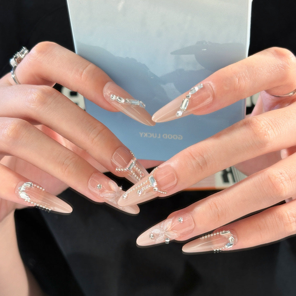 Dekorative Nagelkunst Karnz