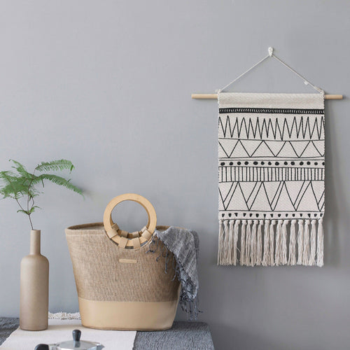 Gewebter Boho-Wandbehang mit Fransen und grafischem Ethno-Muster Karnz