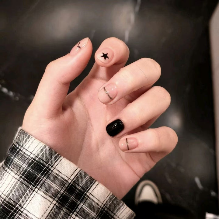Trendige Grafik Nagelkunst Set Karnz