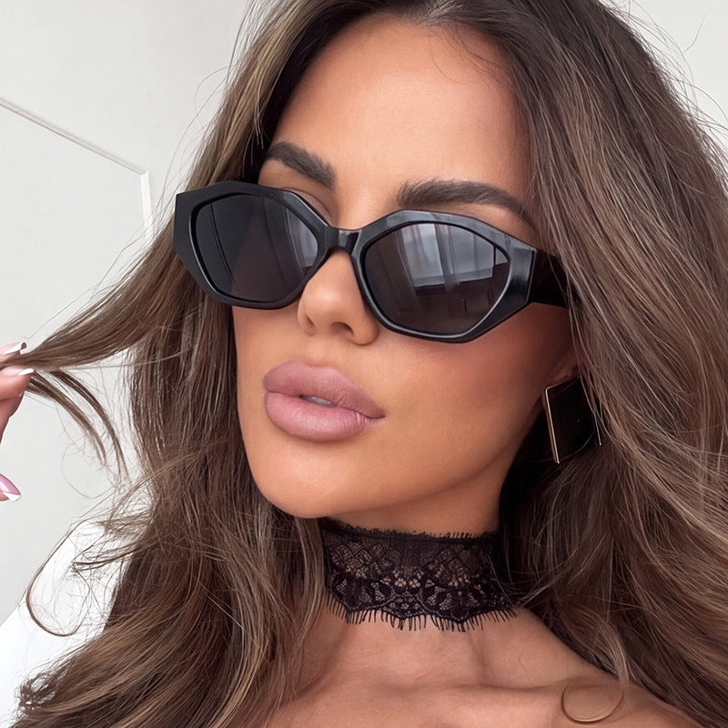 Damen stilvolle Sonnenbrille im modern geometrischen Design mit schützendem UV-Filter Karnz