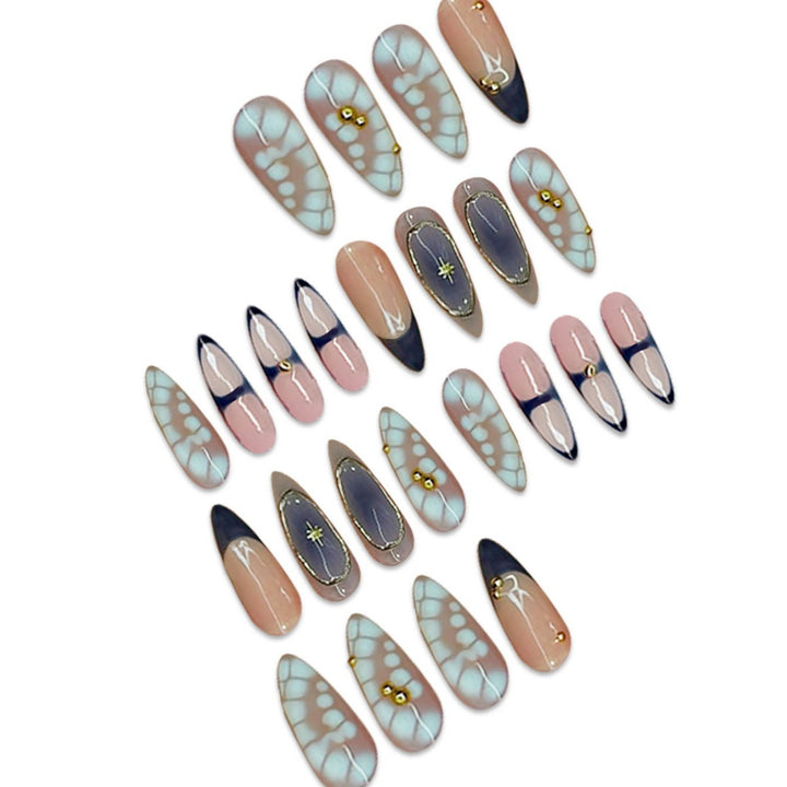 Premium Künstlerische Stiletto Press-On Nägel mit Goldakzenten Karnz