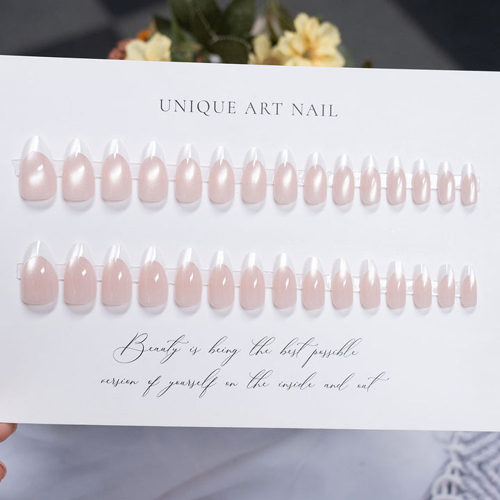 Vielseitiges Press-On-Nagelset mit einzigartigen Kunstdesigns