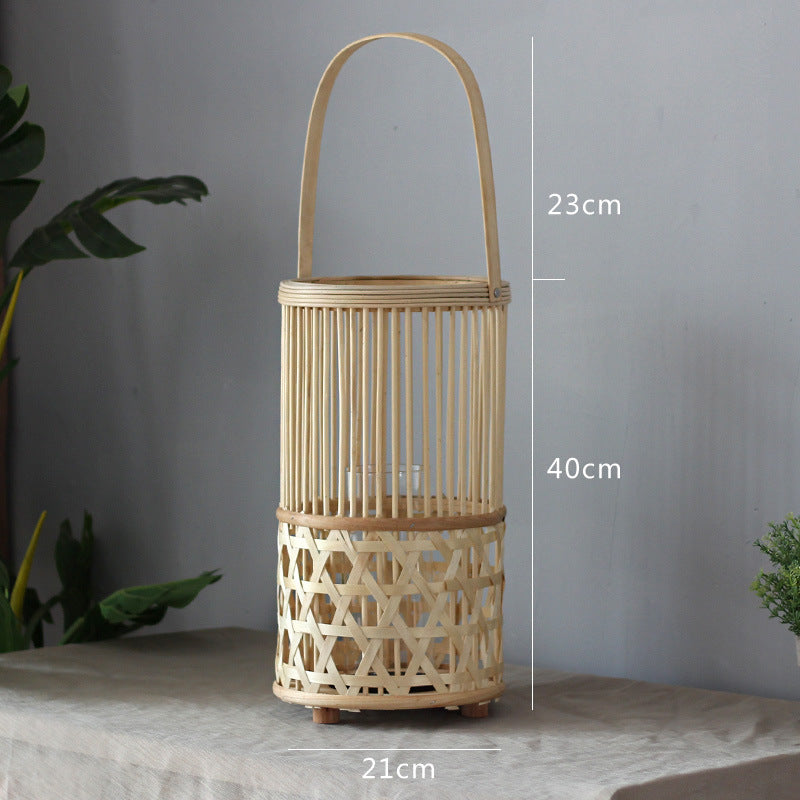 Handgefertigte Laterne aus Rattan Karnz