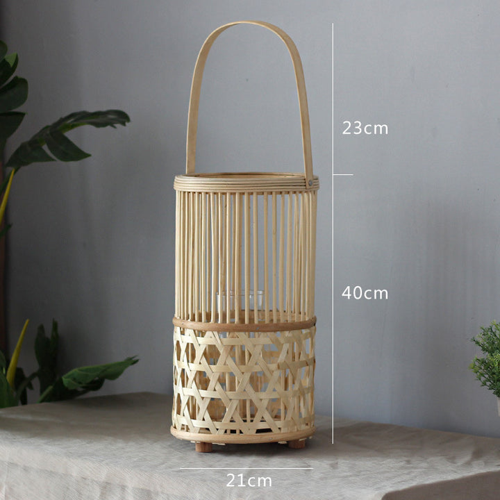 Handgefertigte Laterne aus Rattan Karnz