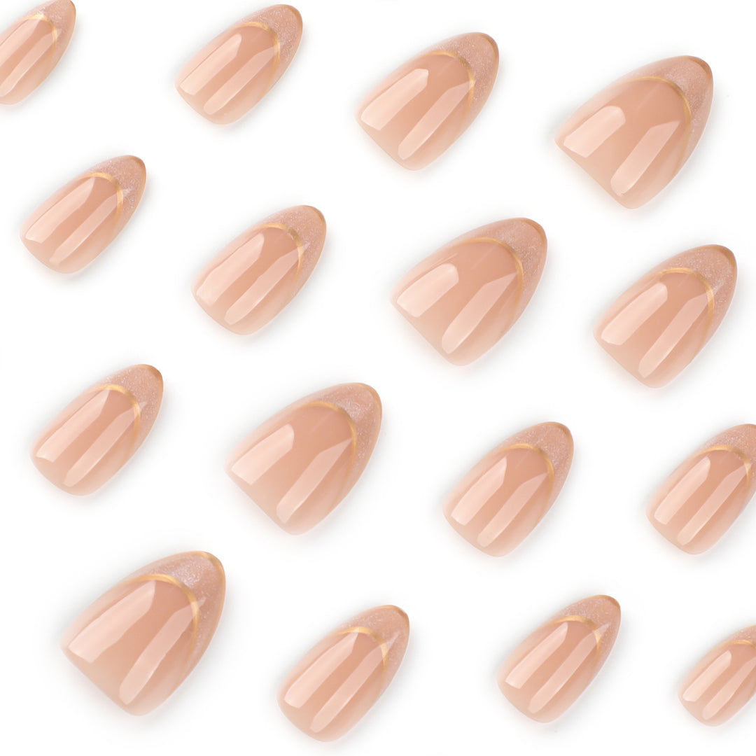 Elegante Gel-Nägel mit Glitzer- und French-Tip-Verzierung Karnz