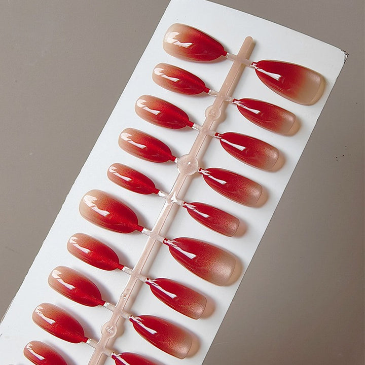 Kunstfingernägel Im Eleganten Ombre-Look Karnz
