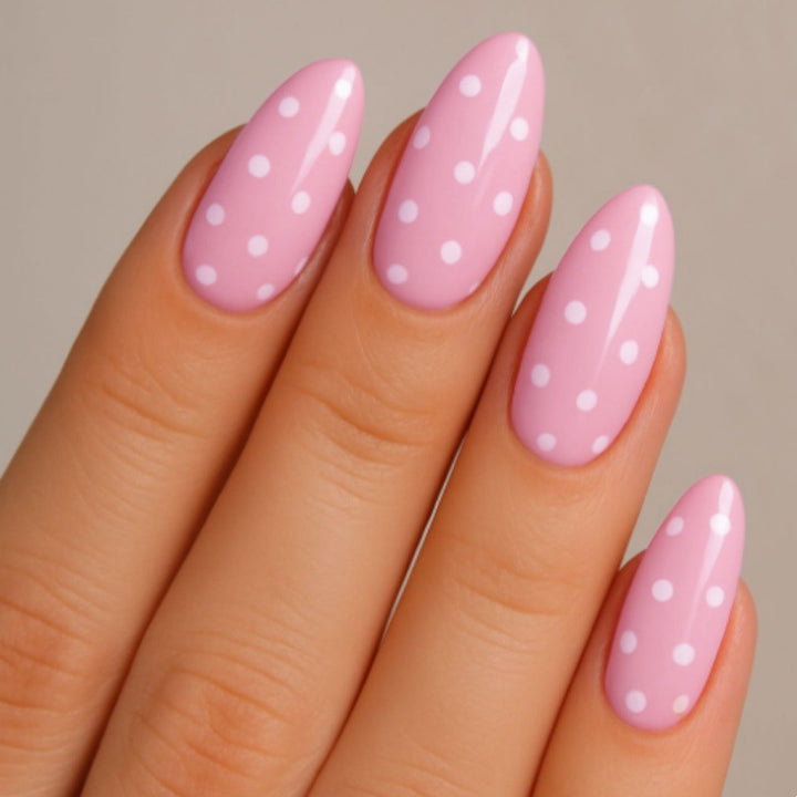 Künstlerisches mandelförmiges Press-On Nagelset mit Punkten Design Karnz
