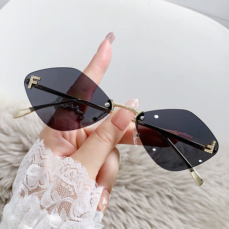 Damen Cat-Eye Design Sonnenbrille mit eleganten Akzenten Karnz
