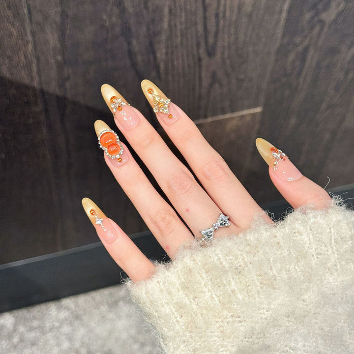 Elegantes dekoratives Press-On-Nagelkunst-Set mit Edelsteinakzenten